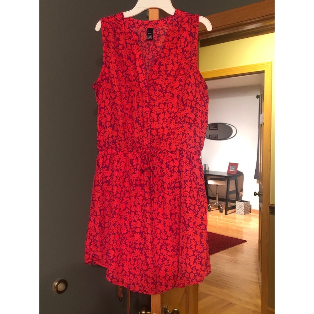 Sleeveless dress